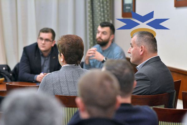 Sokkoló: a koronavírus-maffia áll Gálfi kézmosós pártja mögött