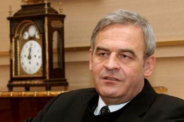 Hivatalos: lejár Tőkés ideje Brüsszelben