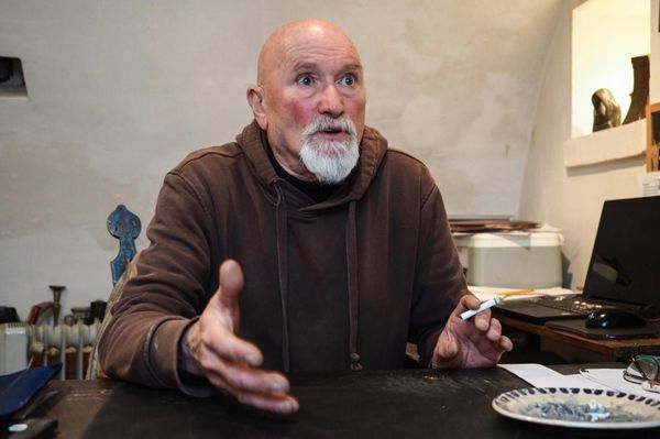 Gyermekkora színhelyére tér vissza nemzedékének egyik legsokoldalúbb alkotója