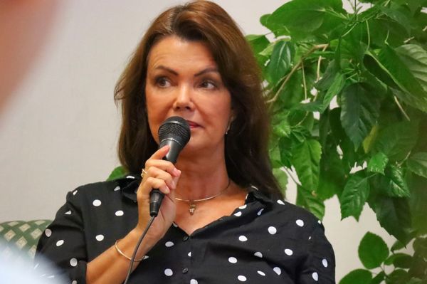 Udvarhelyen mutatja be legújabb kötetét Tóth Krisztina