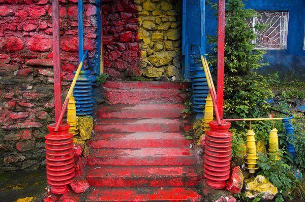 La mulţi ani, dragi fraţi români!