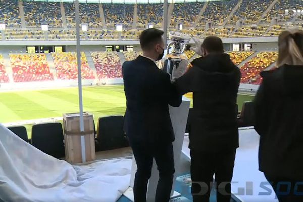 Máris kimenekítették az EB-trófeát Romániából