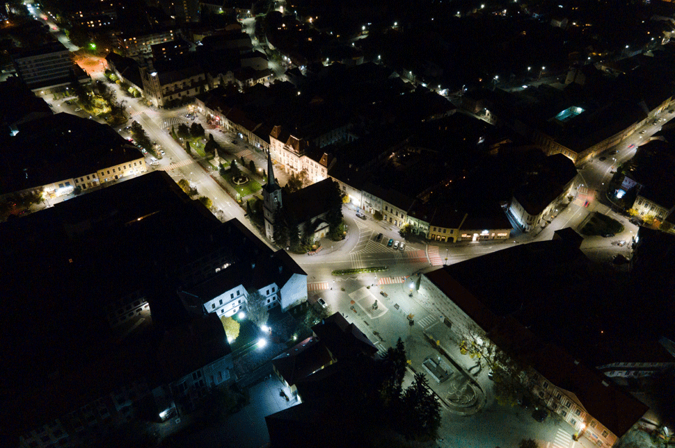 Nem csak Udvarhely váltott színt az éjszaka