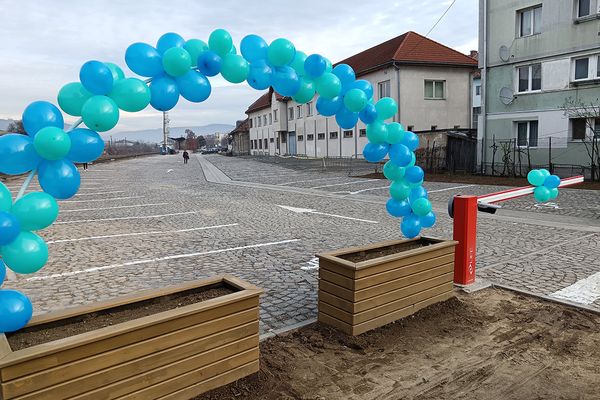 Új üres parkolója van a városnak