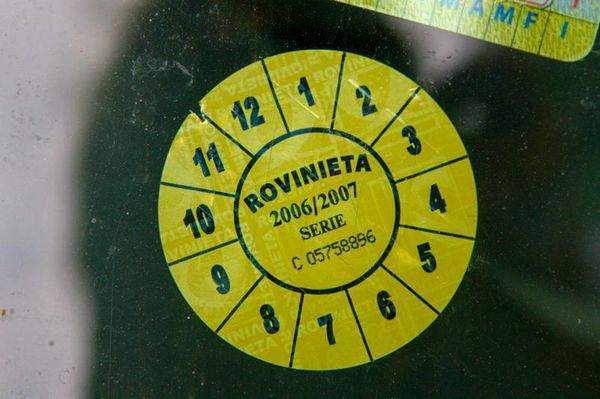 Vedd meg az útdíjmatricát 17 óráig!