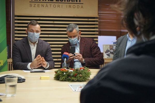 Építkezés helyett építkezés és védekezés