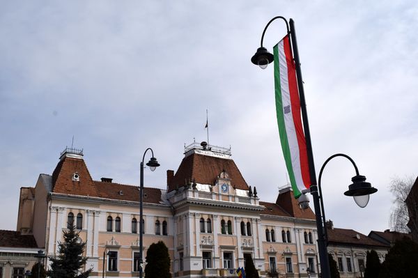 Váratlan fordulat az egyik zászlóperben