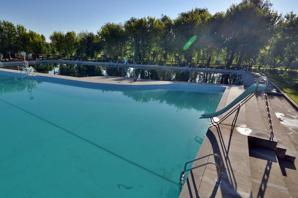 Mégse nyithatnak a strandok június elsején?