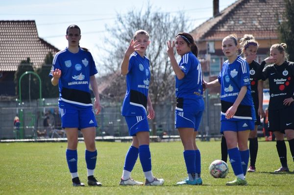 Nem lesz női labdarúgó csapatunk az élvonalban