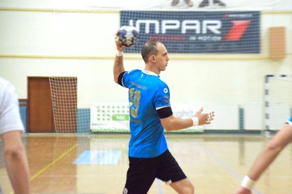 Egy utolsó, nagyon vékony szalmaszál maradt