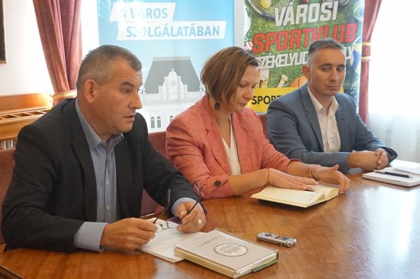 Veterán harcossal megy tovább a Szejke, csak nevet vált