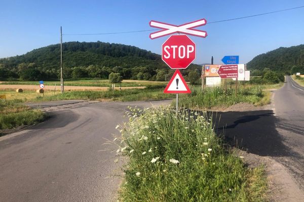 Autóval ütközött a vonat Ócfalvánál