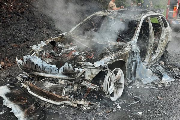 Leégett egy autó a Bucsinon