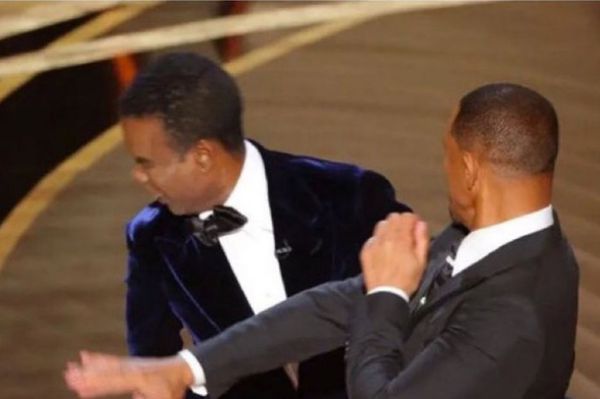 Csattanós pofontól volt hangos az idei Oscar-gála (videó)