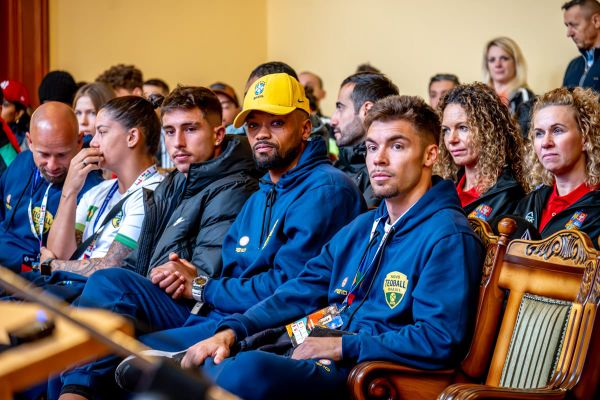 Aki hamar kiesik, az mehet Mikulás-buliba – így kezdődött a teqball vébé