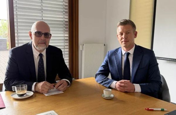 Magyar Péter Kelemennek: Az RMDSZ maradjon távol a magyar belpolitikai vitáktól