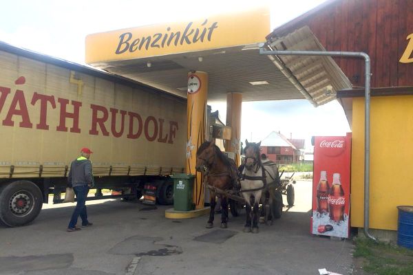 Miért nem állunk sorban a benzinkútnál?
