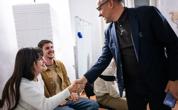 Sorra dőlnek ki az UIET vezetői: mit mondanak a helyi politikusok a karibi botrányról?