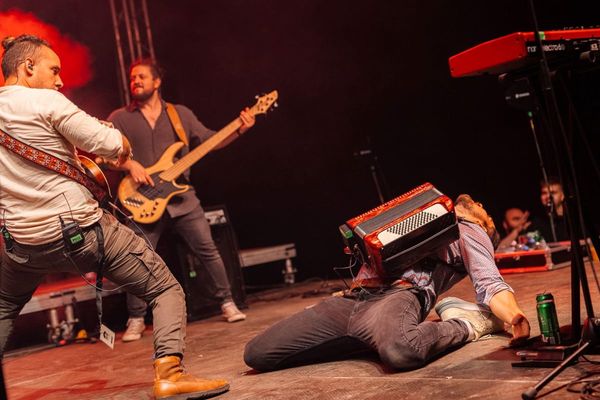 Annyi koncert lesz hétvégén, érdemes lehet kiköltözni a parkba