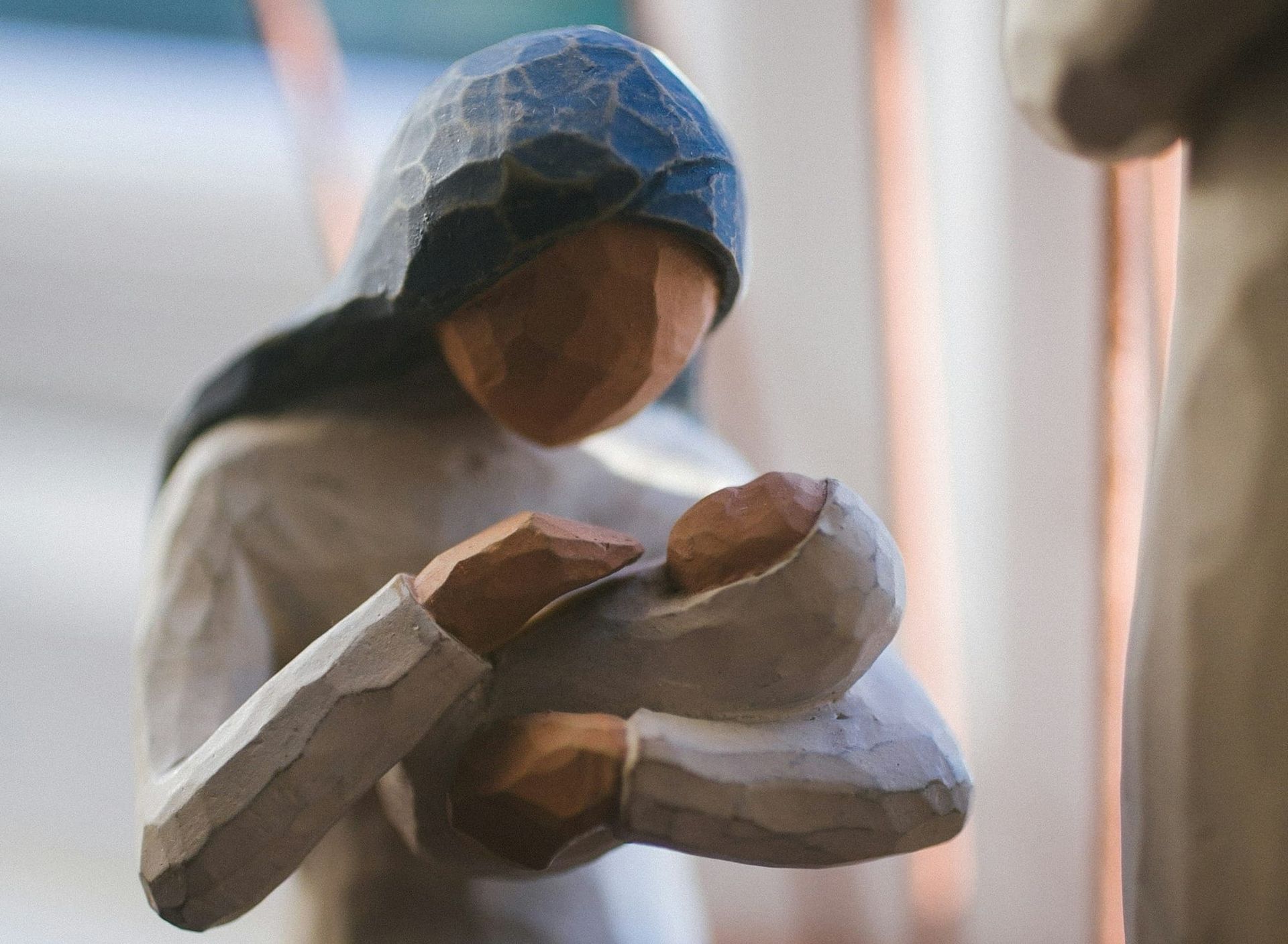 MILF, mamme e nonne nel sex work: la realtà dietro l’etichetta