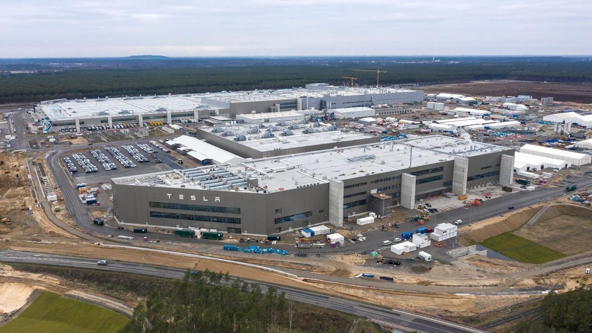 „Nazi-Auto“ aus Brandenburg? – Wie sich eine Berliner Senatorin im Ton vergreift