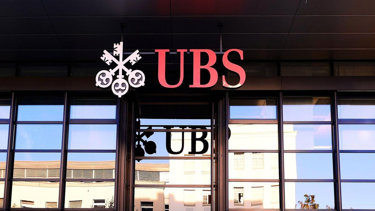 Apple bleibt UBS-Favorit – warum der Bankenriese trotzdem an der Spitze verkauft
