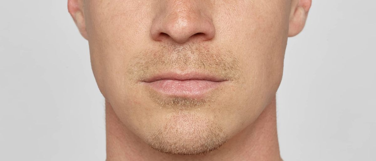 Kante zeigen – oder untergehen? Wie junge Männer ihr Kinn zum Symbol ihrer Identität machen