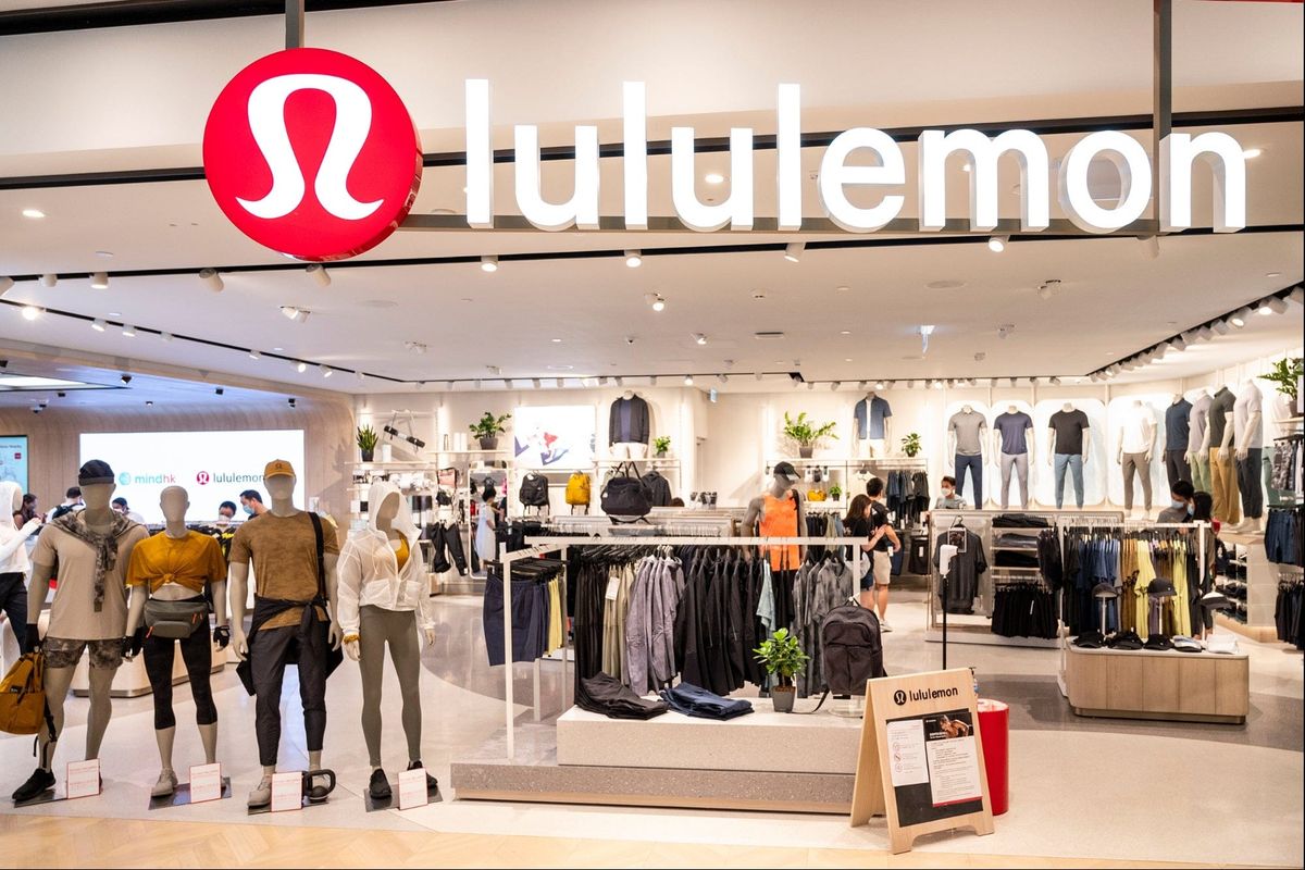 Lululemon stürzt ab – und reißt adidas und PUMA mit