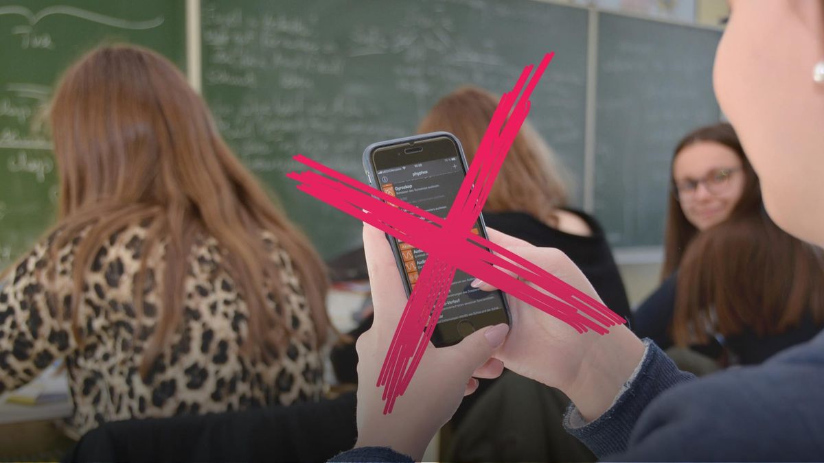 Smartphones raus aus den Schulen – oder raus aus der Bildung?