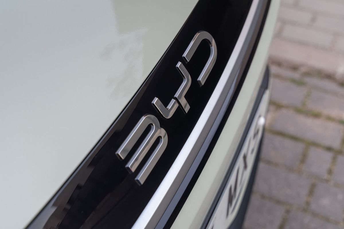 Wüste, Strom & Machtspiele – Wie BYD Saudi-Arabien erobern will