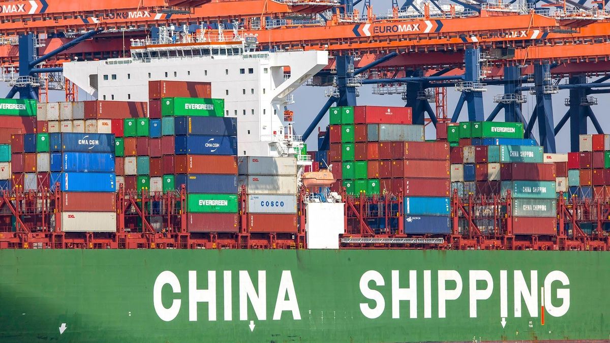 Industrie auf der Kippe – Chinas Fabriken rutschen weiter in die Krise