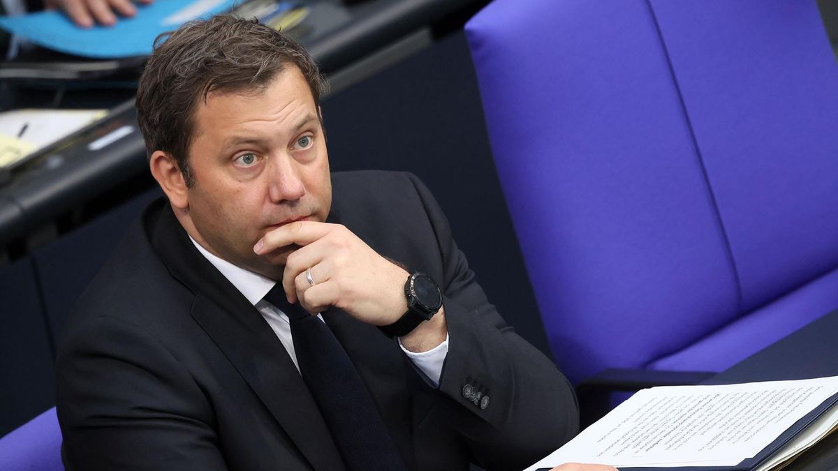 Klingbeil geht mit Deutschlands maroder Infrastruktur hart ins Gericht