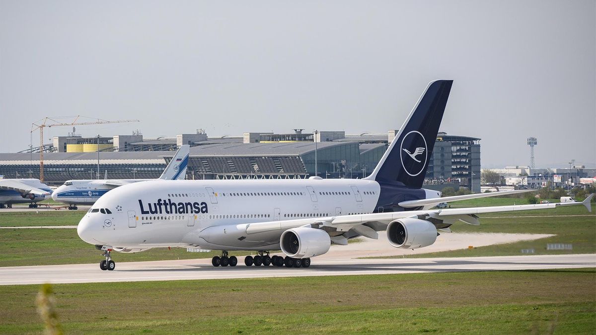 Lufthansa droht der nächste Absturz – Piloten wollen streiken, Aktie sackt ab