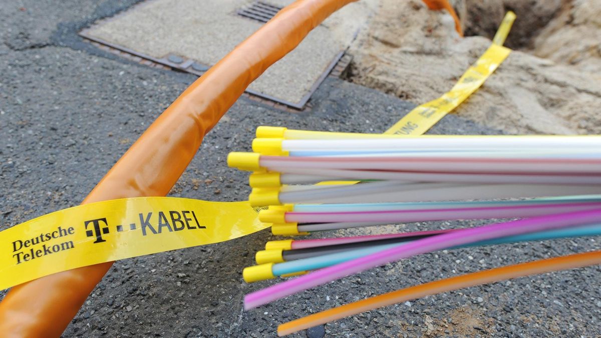 Telekom vs. „Zombies“ – warum Deutschlands Glasfaser-Upgrade im Stau steckt