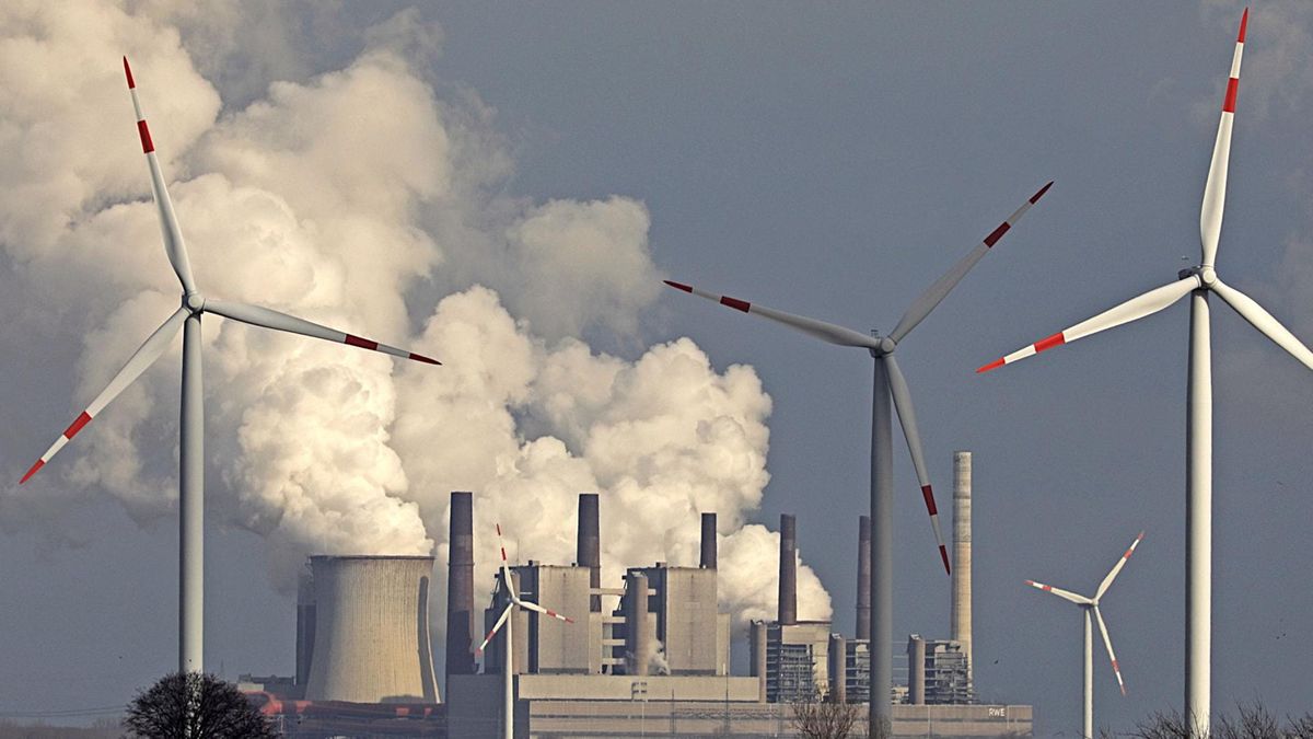 Der 270-Seiten-Todesstoß für den Verbrenner: Habenbecks Geheim-Plan entfesselt Beben in der deutschen Industrie