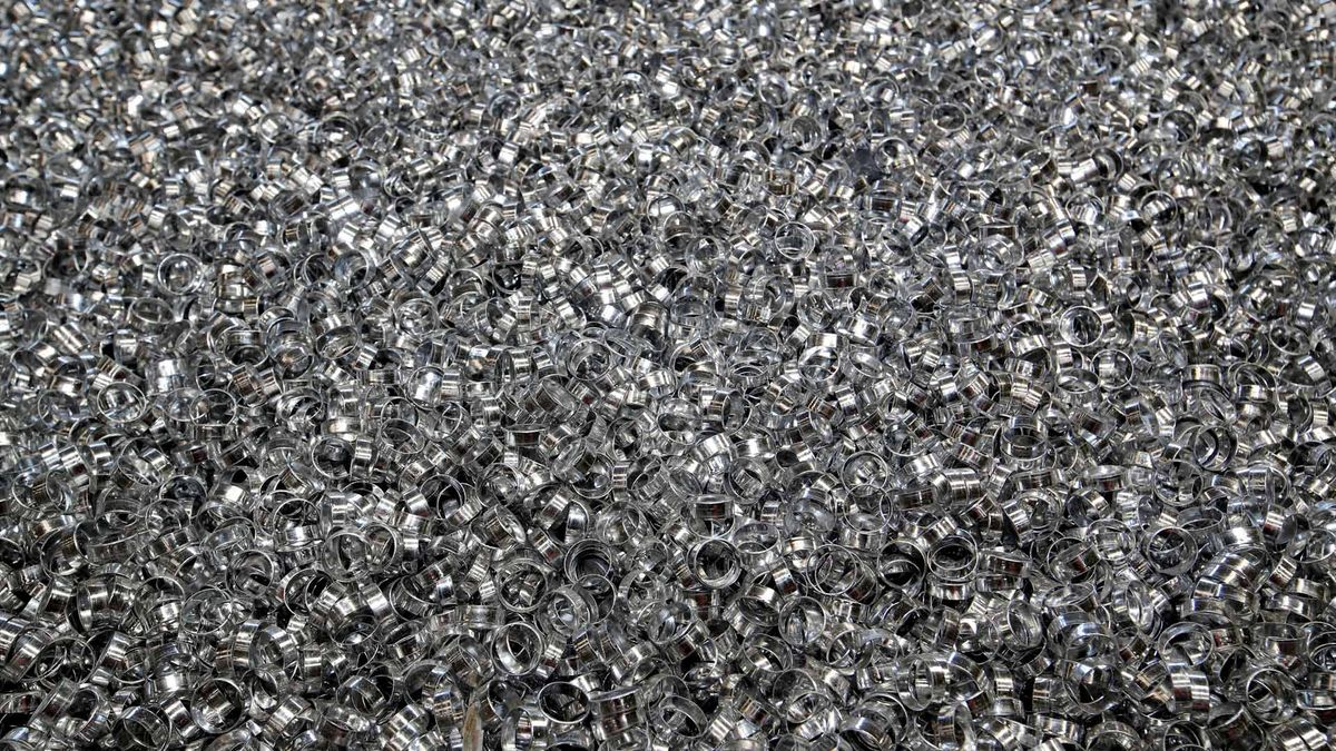 Der historische Einbruch des Aluminiumpreises signalisiert eskalierende globale Rezessionsrisiken