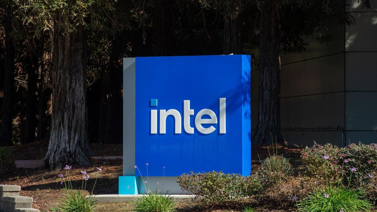 Intels Befreiungsschlag: Chip-Gigant pulverisiert Prognosen und löst Kurs-Explosion aus