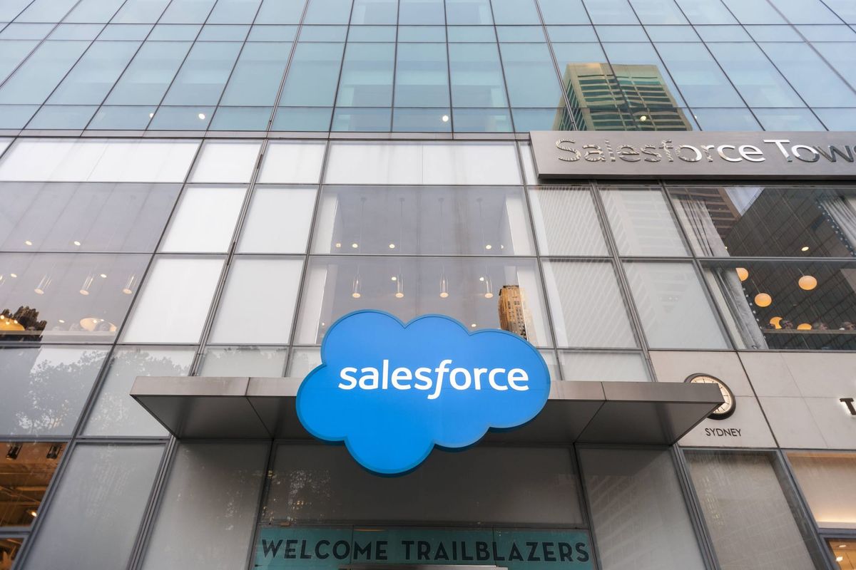 Salesforce: Warum der Cloud-Gigant trotz Milliarden-Macht am Abgrund steht