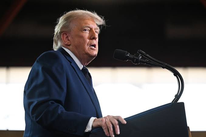 1,8 Milliarden Dollar Fonds: Trump weist Vorwürfe über IRS-Klage scharf zurück