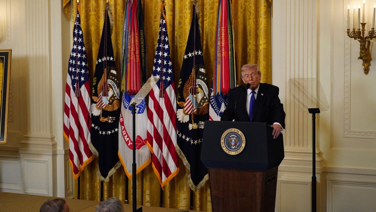 Schock für Anleger: Trump kippt Iran-Deal – DAX stürzt 600 Punkte ab