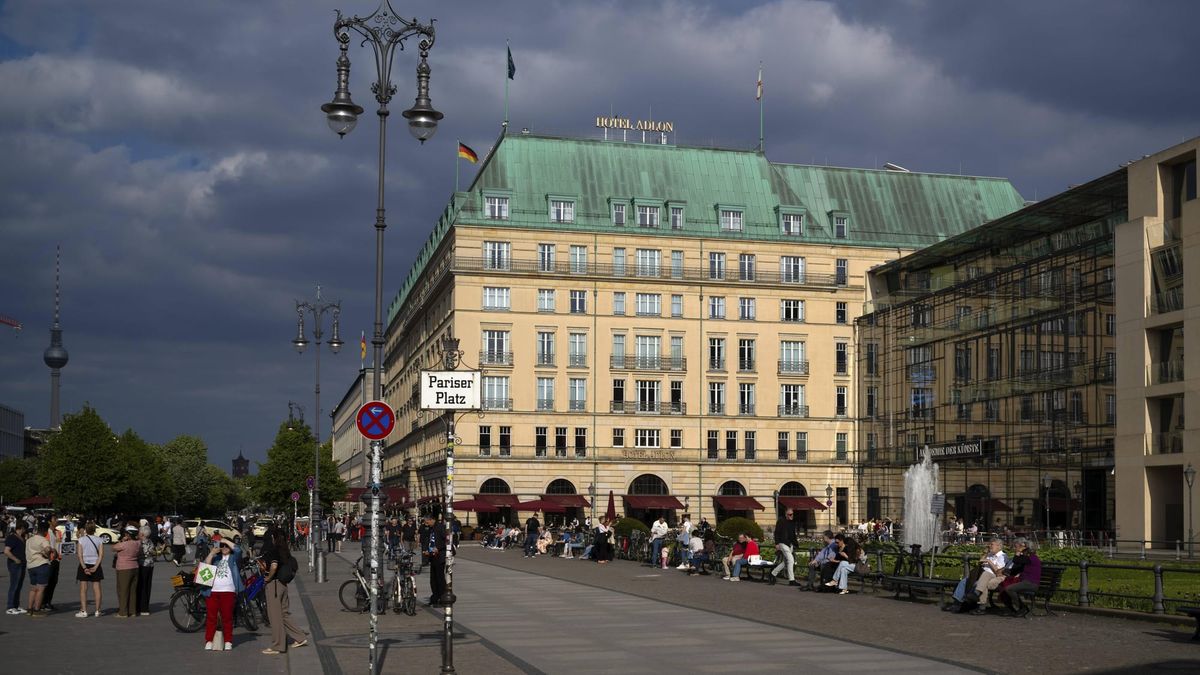280 Millionen Euro auf dem Spiel: Adlon-Verkauf spaltet 4.000 Anleger