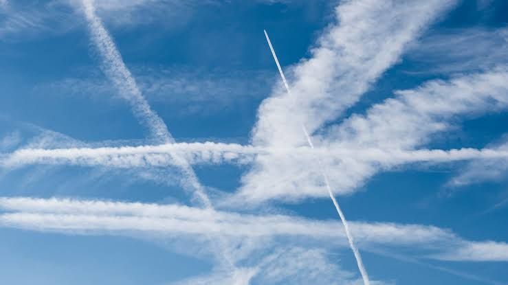 KI gegen „Sky Graffiti“: Britische Airline startet Versuch, Flugverkehr zu entschärfen