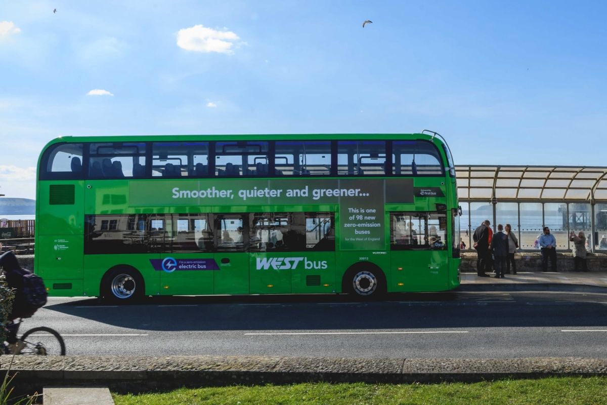 Kostenlose Busfahrten rund um die Uhr: England revolutioniert Mobilität für Menschen mit Behinderungen