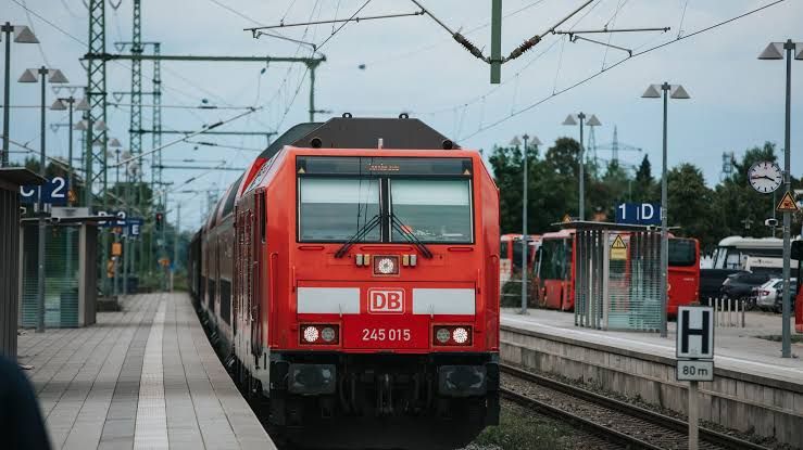 Wasserkopf Bahn: Wie ein einfacher Bahnsteig das Milliarden-Dilemma der Deutschen Bahn offenlegt