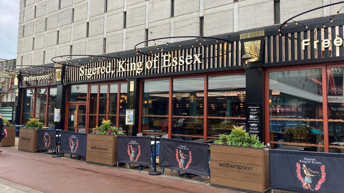 Wetherspoon schmeißt Handy-DJs raus: Gastwirte-Schock gegen nervige Musik in der Kneipe