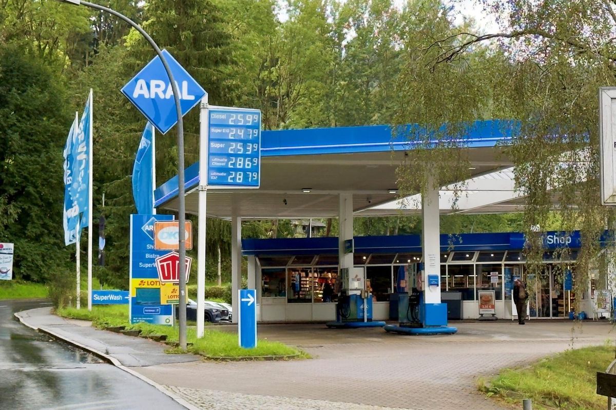 Diesel-Schock auf Rekordniveau: Transportbranche schlägt Alarmsignal – Folgen für jeden Verbraucher