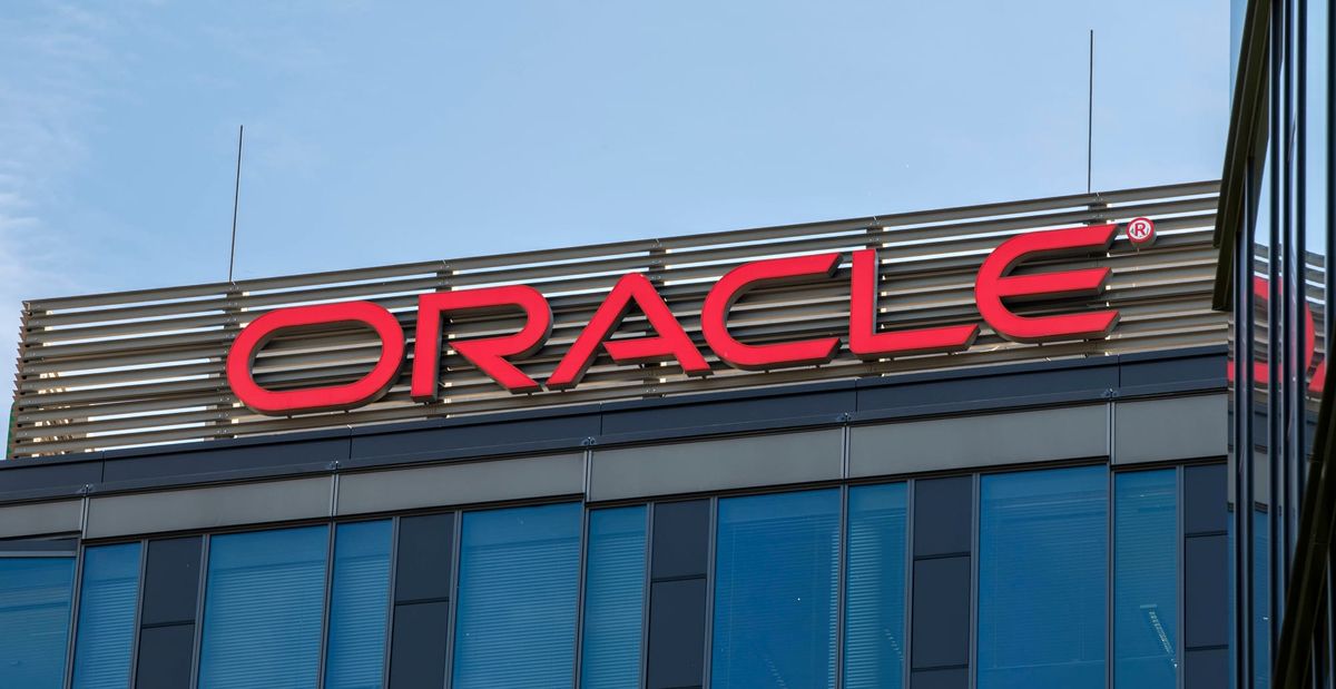 Oracle spart weitere 700 Millionen Dollar für Entlassungen, während Ellison Aktien verkauft