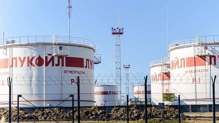 Putins Ölraffinerie in Flammen: Ukraine eskaliert Drohnenangriffe – Energiemarkt in Panik
