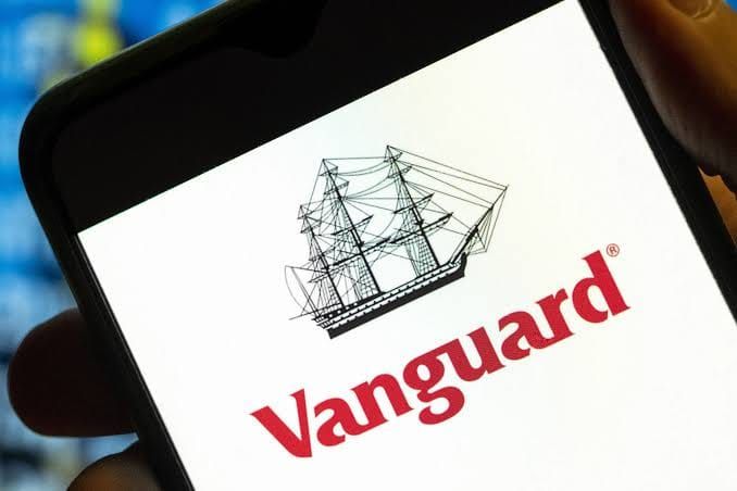 VGT-Besitzer aufgepasst: Diese 4 Mega-Aktien dominieren Ihren ETF – und Sie wissen es vielleicht gar nicht