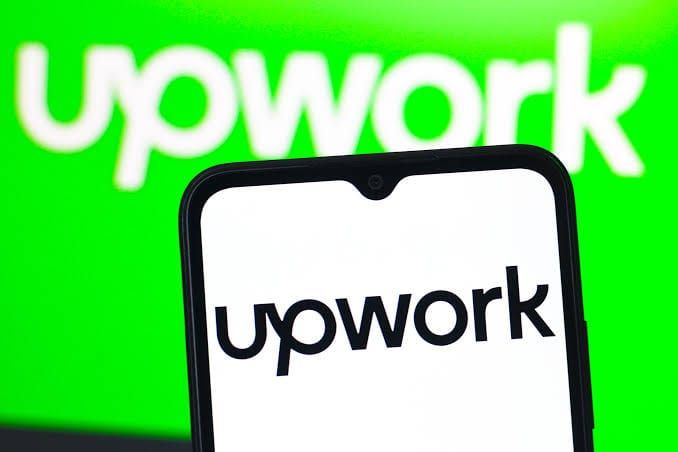 Warnsignal aus dem Management: Upwork-CFO verkauft knapp 79.000 Dollar in Aktien